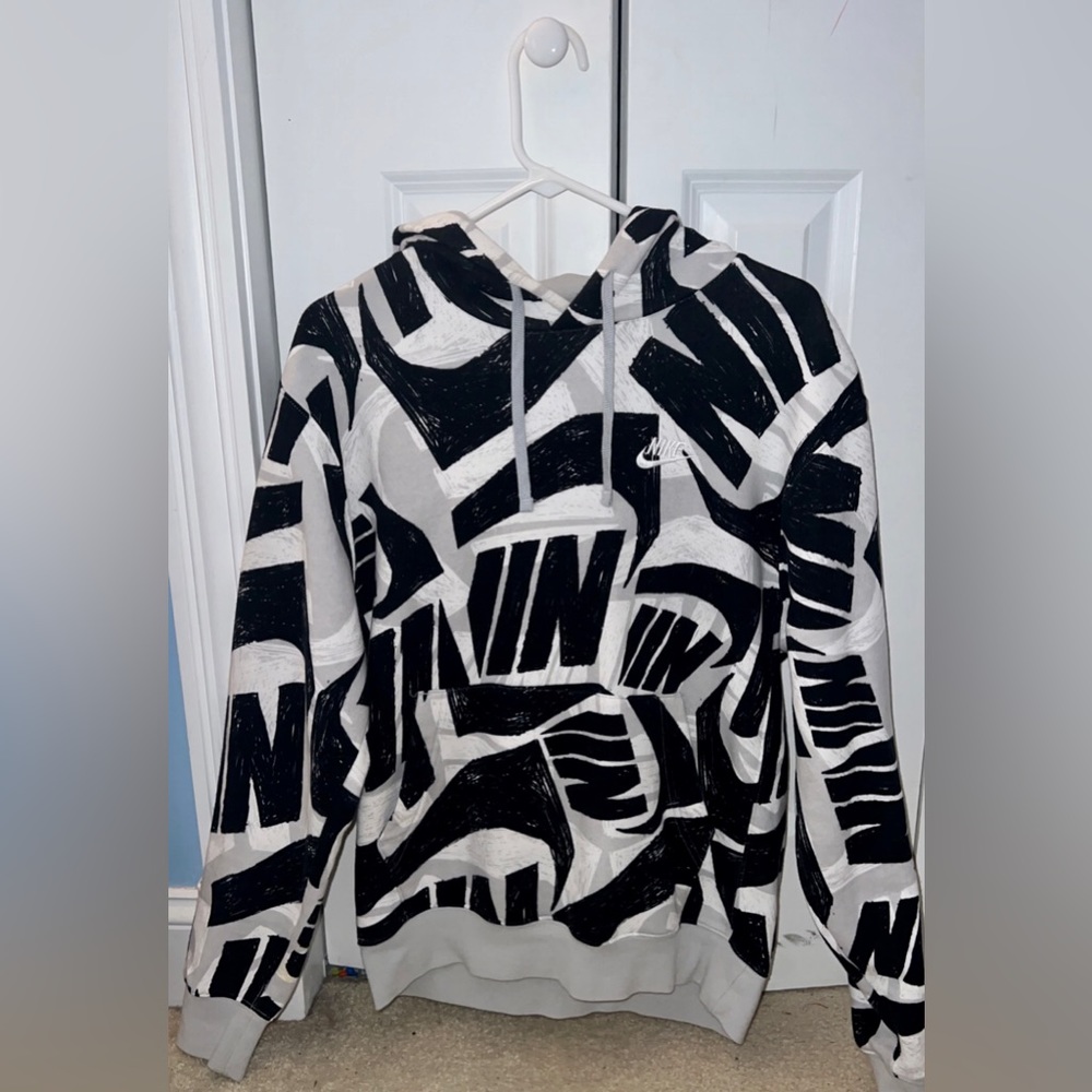 Men’s Small nike sweatshirt